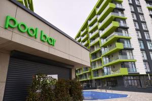 Deluxe Apartment Spa n Pools Beach resort