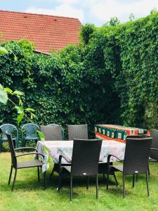 Aranyló Apartmanház - Quiet Studios with Balcony