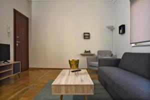 Delmare Aristotelous 7