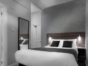 Small Double Room room in Qudos