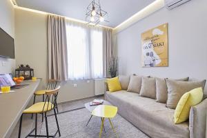 Old Athens style 1bdr with Acropolis view rooftop! - Hotel 4 stelle a Atene