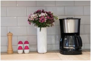 Stylish - Centre Apartment Theatre View