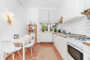 Two separate bedrooms,10 min walk to the city center by Homeclick