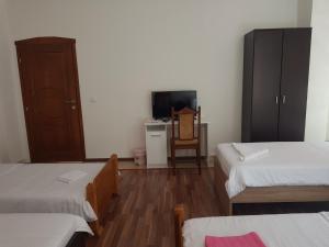 Deluxe Queen Room with Two Queen Beds room in Prokletije Hotel Same