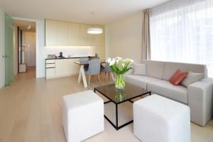 Modern apartment near the sea