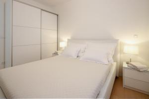 Modern apartment near the sea