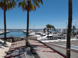 First Line P. Banus Sleeps 4