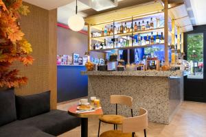 Hotels Oh la la ! Hotel Bar Paris Bastille : photos des chambres