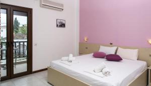 Yannis Apartments