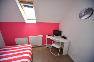 B&B / Chambres d'hotes CHAMBRES chez L'HABITANT : Chambre Double (1 Adulte et 1 Enfant)