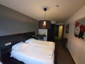 Basic Triple Room room in De Kruishoeve 's-Hertogenbosch-Vught