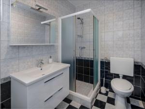 Apartment Josipa-3 by Interhome