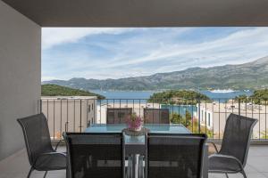 Two-Bedroom Apartment room in Korcula Hill