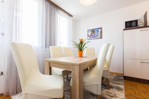 Nina Apartment