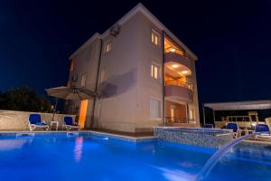 APARTMENTS VILLA PEKY