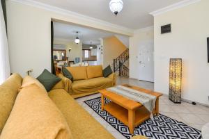 Kilic- 5 Bedroom Holiday Villa in Hisaronu