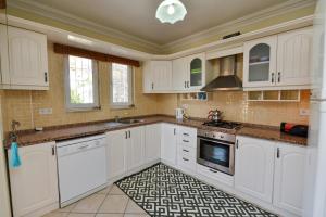 Kilic- 5 Bedroom Holiday Villa in Hisaronu