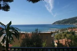 Appartamenti La Pineta - Marina dʼAndora