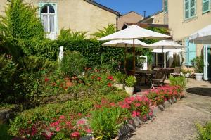 Hotels Hotel et Studios d'Orfeuil : Chambre Double ou Lits Jumeaux - Vue sur Jardin