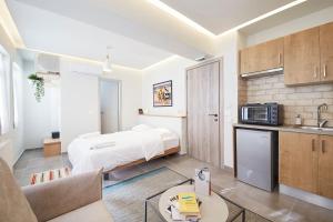 Stay in a hip decorated studio near Acropolis!