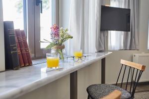 Explore Athens like a movie star, near Acropolis!