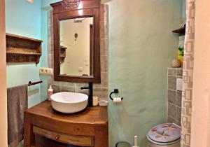 Casa Mandarina centro de Cómpeta con chimenea y terraza con vistas By AndaraHolidays