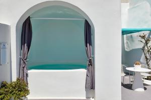 Dreams Luxury Suites Santorini Greece