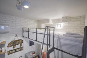 Mind-blowing petite studio in the heart of Athens!