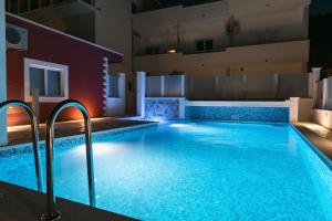 Ozs Oasis with Heated Private Pool