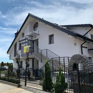 Pensjonat SYRENA - 库瑞尼卡慕斯卡