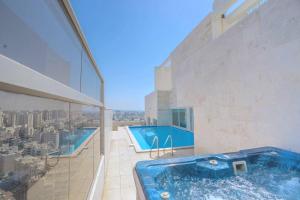 Luxury Pool Penthouse by Airsuite