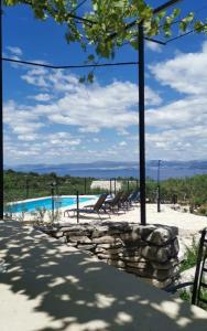 Robinson crusoe style house "MASLINA