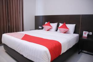 Super OYO 1006 Azzahra Guest House Syariah