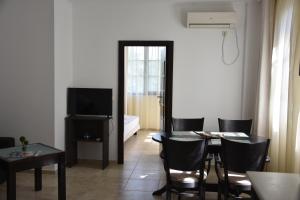 Pearl Beach Apartments in the Cliff Resort 2
