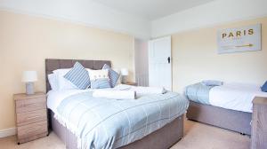 Garden - Off Road Parking - Smart TV in Each Room