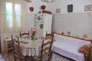 Traditional 80’s cottage near the beach Korinthia Greece