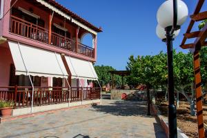 SUMMER PARADISE (150m from the BEACH) Aegina Greece