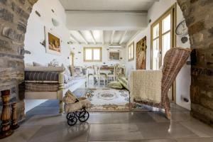 Kallirroe Master Villa with Sea View and Pool