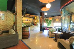Labuana Homestay and Cafe Garden Makassar