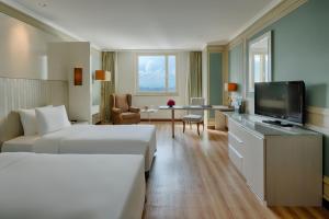Windsor Plaza Hotel