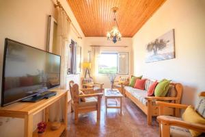 Traditional Sophias Family House