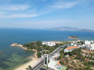 Phòng Deluxe 2 Giường Đơn Nhìn Ra Biển (Deluxe Twin Room with Sea View)