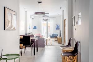 Spacious Unique Luxurious Central