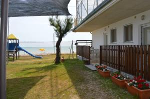 One-Bedroom Bungalow