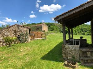 Maisons de vacances Le Gite de lescarcelles proche du chateau de Bonaguil : photos des chambres