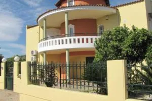 Iro's House - Dhéndra