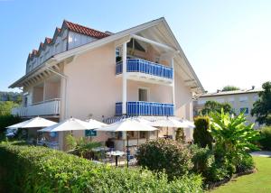 Happy Lake by Thomas Strugger