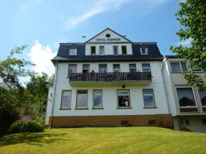 香橙酒店 - 蒙塔鲍尔