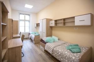 MINIDORM ROOMS IN HEART OF CITY CENTER