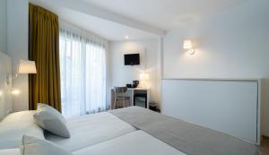 Double Room (2 Adults + 1 Child) room in Medplaya Hotel Rio Park